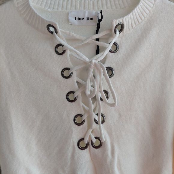 Line & Dot Off-White Lea Grommet Deep V-Neck Lace Up Knit Sweater Medium NWT - Picture 3 of 10